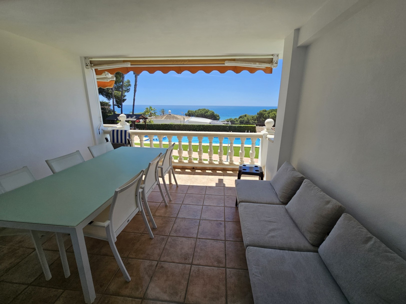 UC5PXNSD - Duplex apartment for sale on the front line of Playa Les Platgetes, Moraira – 3 bedrooms, double garage, and sea views on the North Costa Blanca.