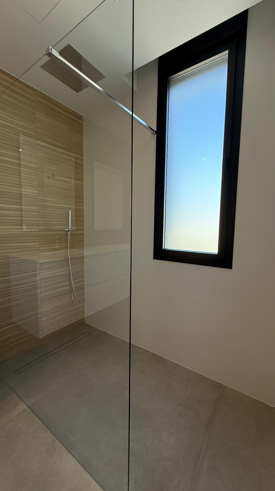 Moderne villa in Moraira met uitzicht op zee - Te koop met 4 slaapkamers en zwembad