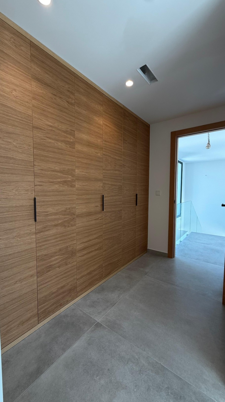 Moderne villa in Moraira met uitzicht op zee - Te koop met 4 slaapkamers en zwembad