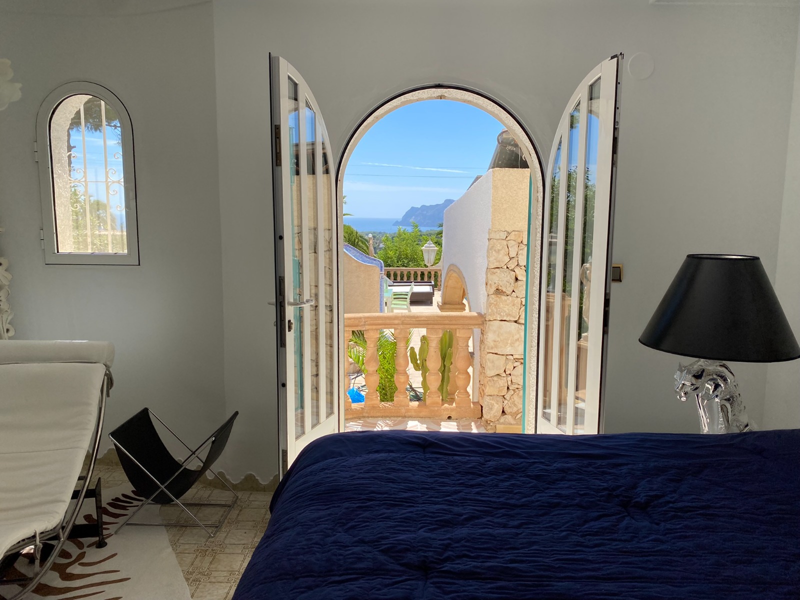 Belle villa de style espagnol avec vue sur la mer et le Peñon