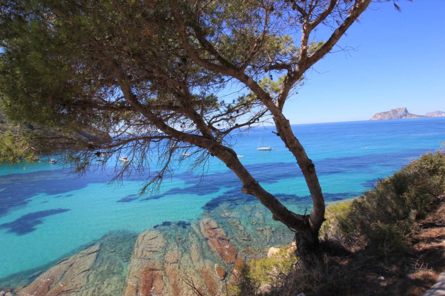 Уникальная современная роскошная вилла с видом на море Эль Портет