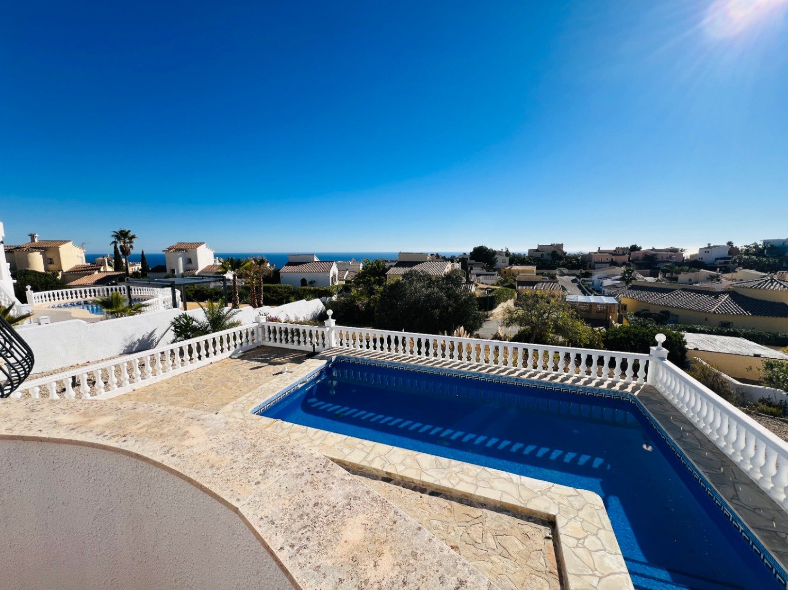 Bonita villa de estilo español con vistas al mar