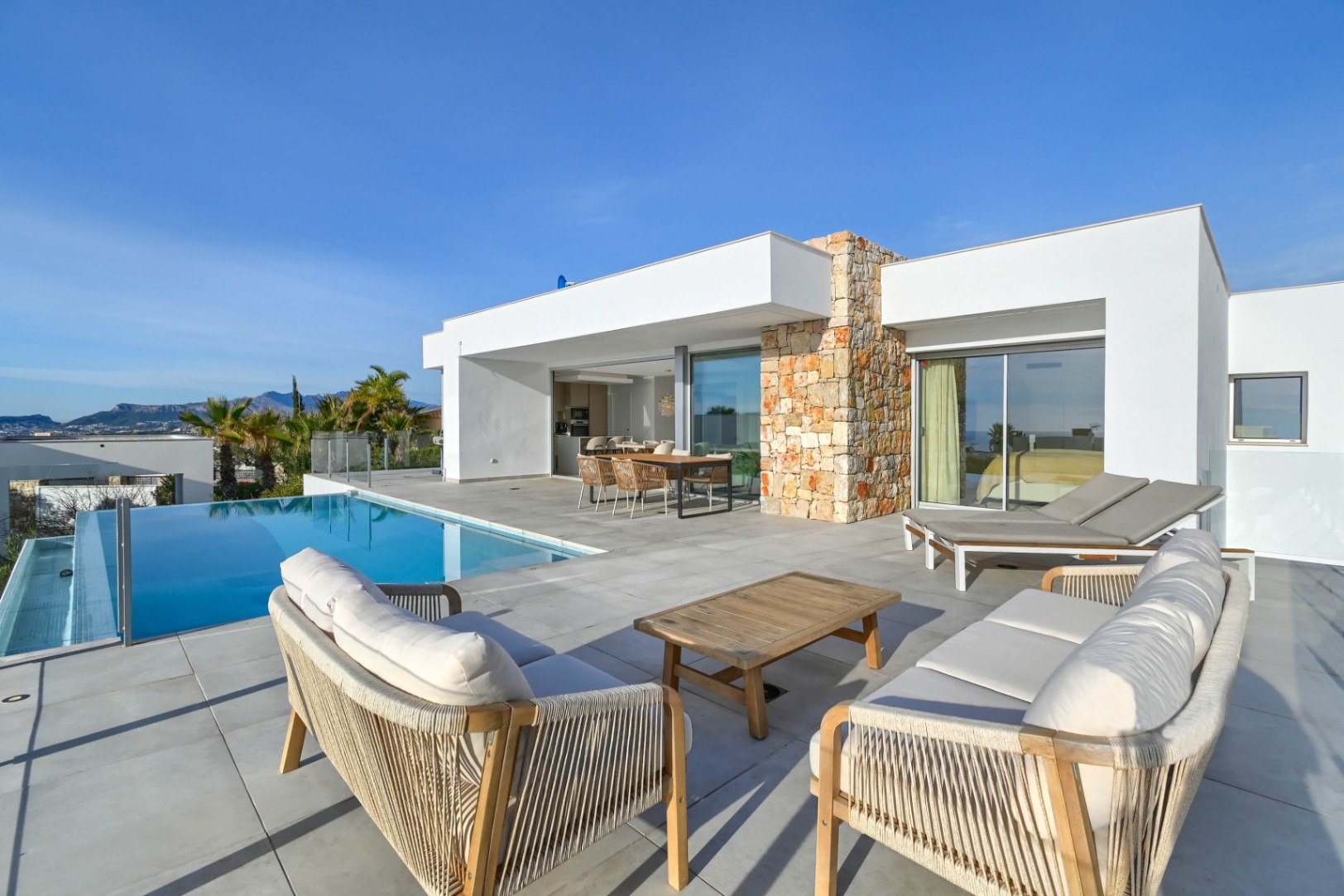 Modern Luxury Villa Panoramic Sea Views Key Ready