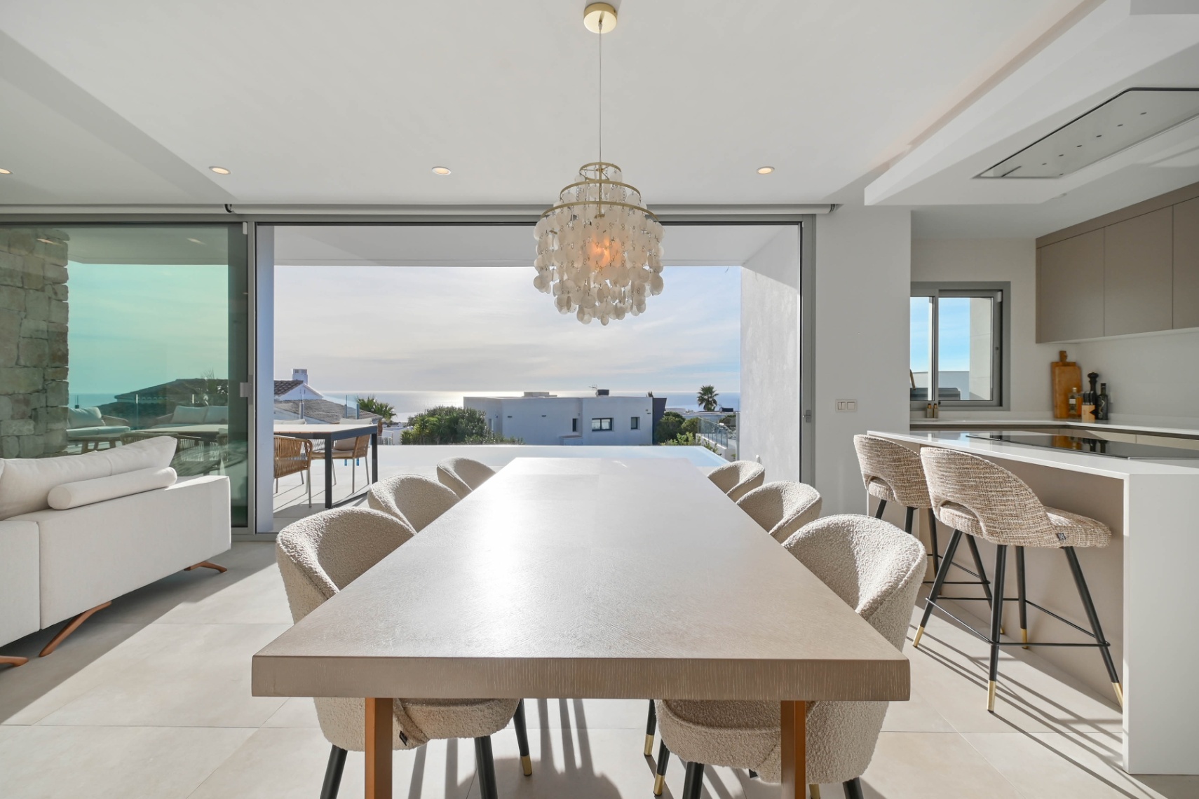 Villa de lujo moderna con vistas panorámicas al mar llave en mano