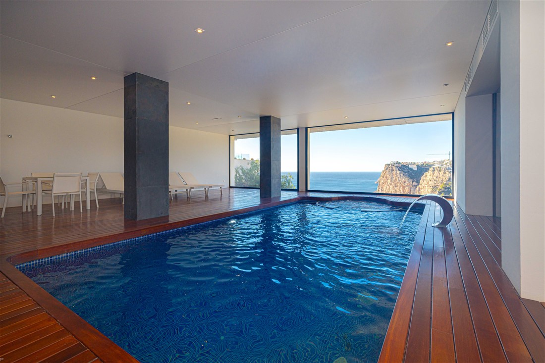 Moderno apartamento de lujo con vistas al mar