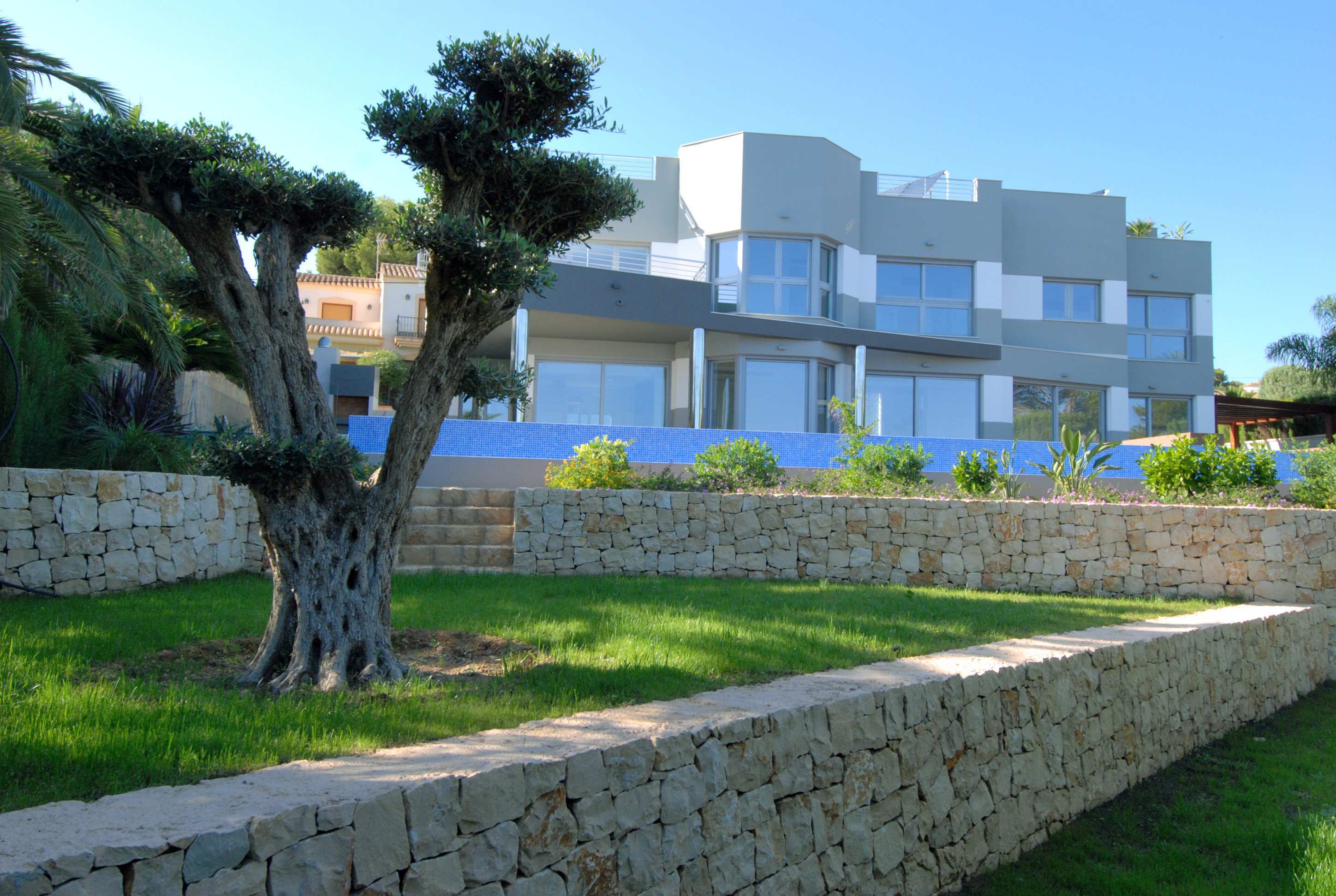Mooie moderne luxe Villa op de kustlijn