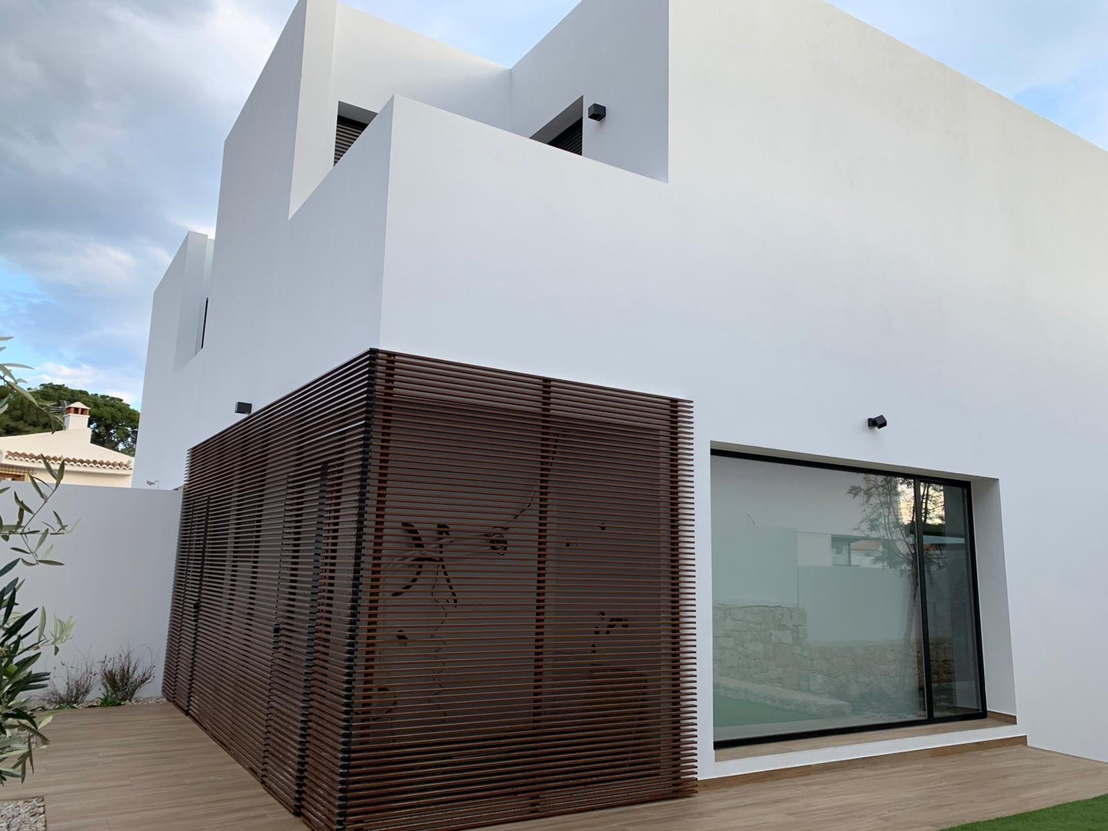 Villas únicas de nueva construcción moderna a 400 m de la playa