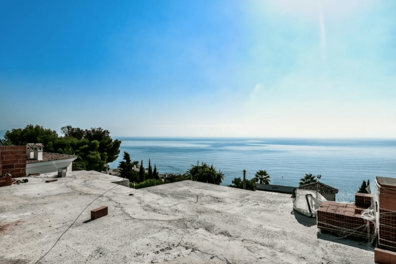 Geweldige nieuwbouwvilla met panoramisch uitzicht op zee