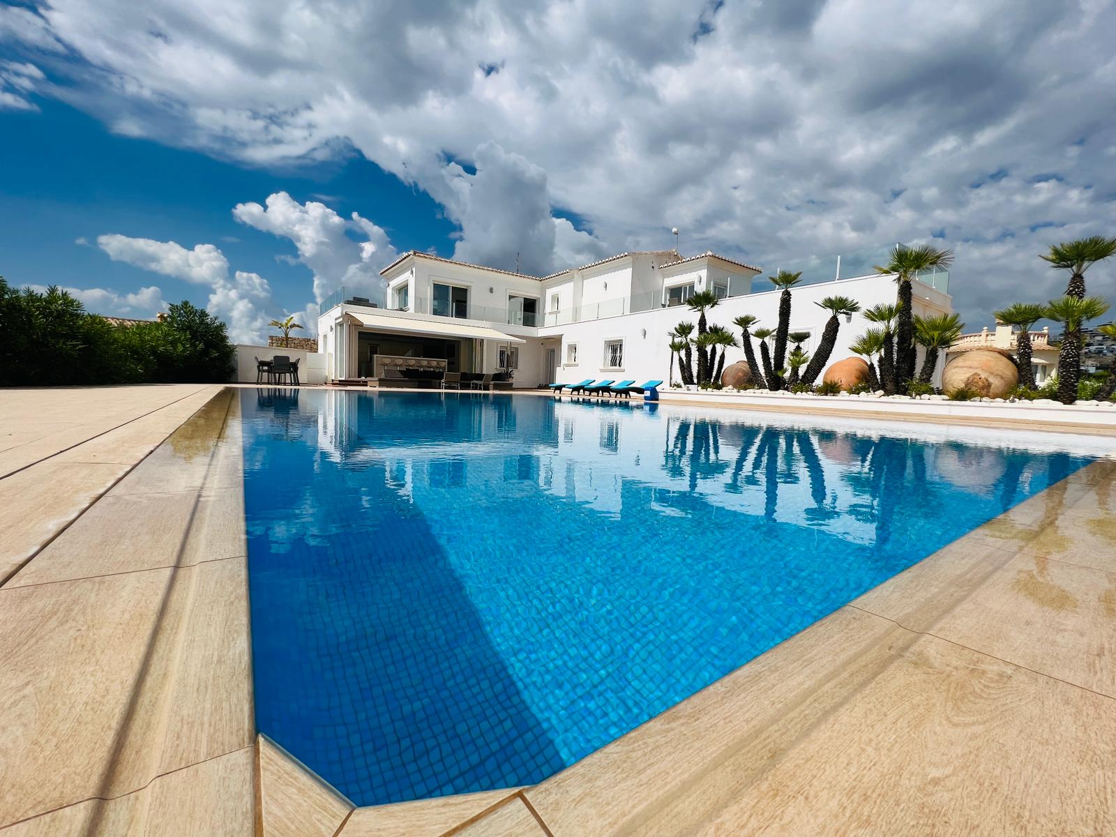Stunning Luxury Villa with Sea Views