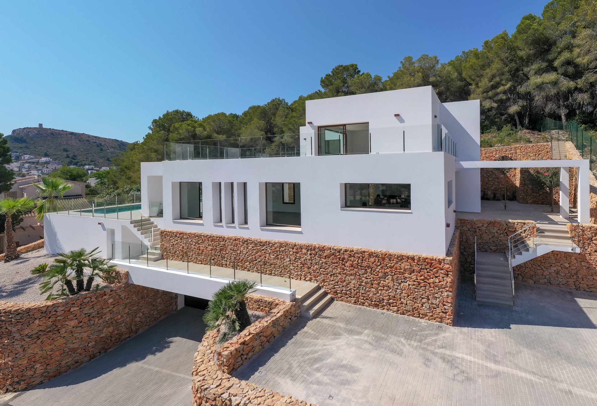 Incroyable villa moderne de style Ibiza prête à emménager. El Portet