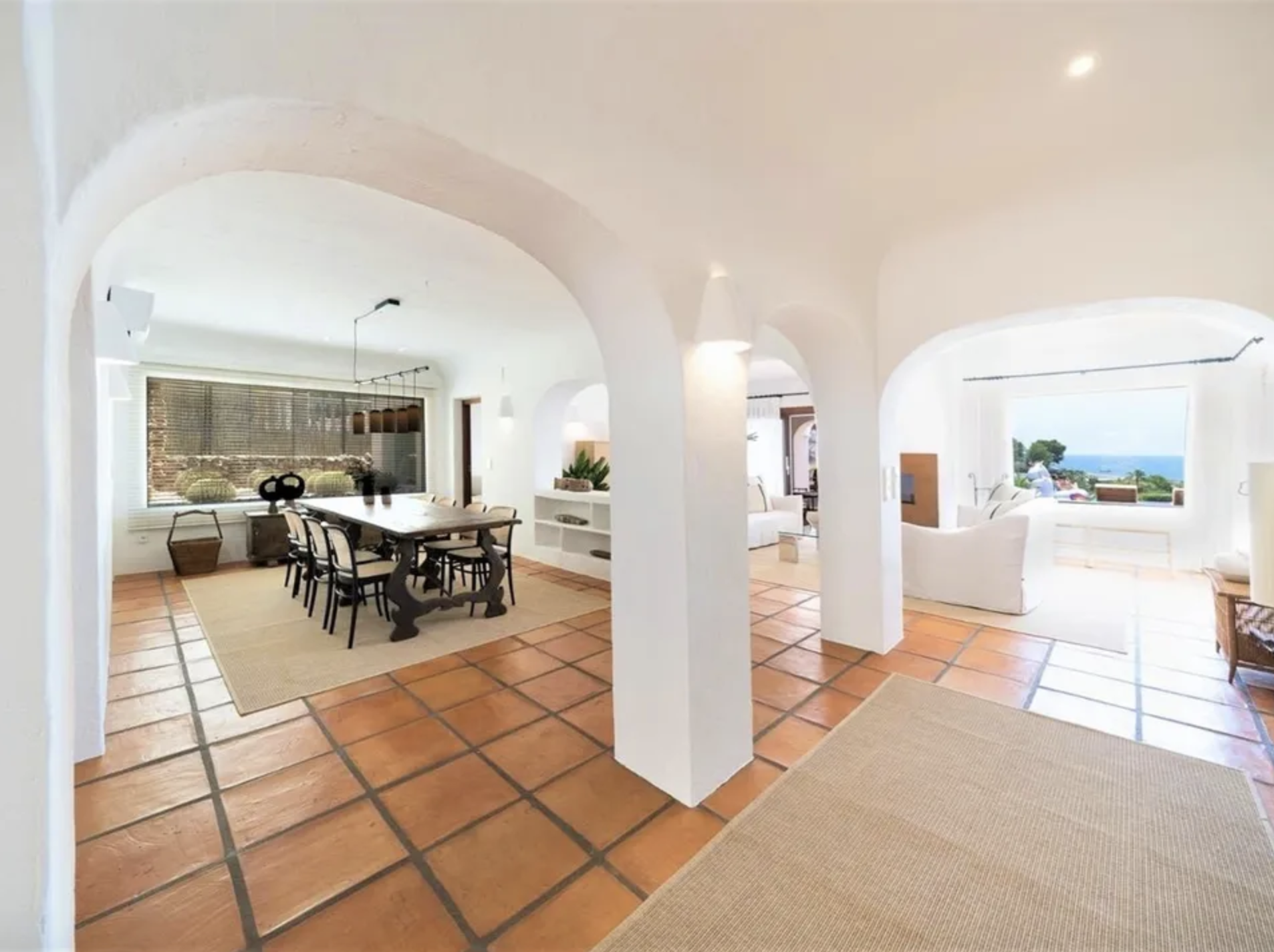 Luxusvilla im Ibiza-Stil in Moraira mit Meerblick